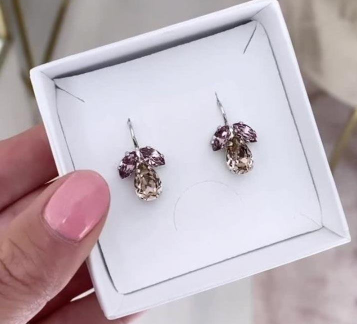 https://cdn.shopify.com/s/files/1/2717/9338/files/Petite_Timo_Vintage_Rose.mp4?v=1623764349