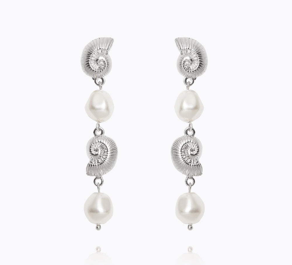 Shell Pearl Earrings / Pearl